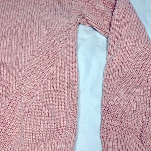 GAP Sweater - Picture 2 of 2